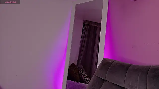 miluv19 online show from March 2026 09:38:02 PM