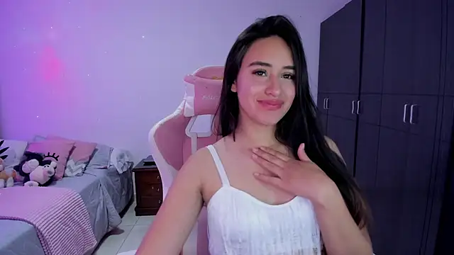 Snapshot of Tinylottie chatting on November 2025 01:19:02 AM Tinylottie online show from November 2025 01:19:02 AM