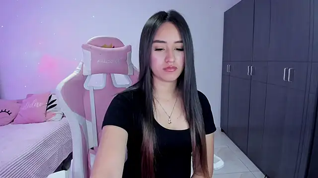 Snapshot of Tinylottie chatting on November 2025 11:48:01 PM Tinylottie online show from November 2025 11:48:01 PM