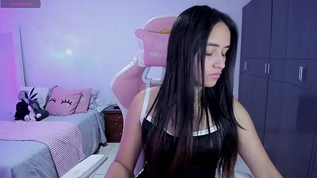 Snapshot of Tinylottie chatting on November 2025 12:44:01 AM Tinylottie online show from November 2025 12:44:01 AM