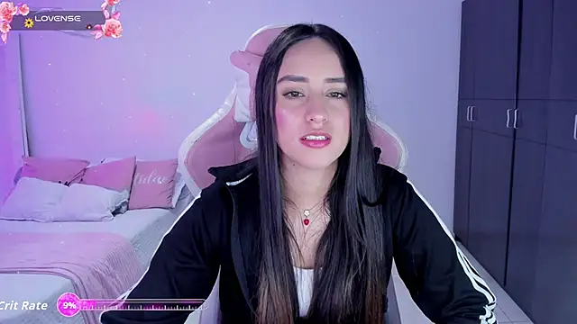 Snapshot of Tinylottie chatting on November 2025 01:06:01 AM Tinylottie online show from November 2025 01:06:01 AM