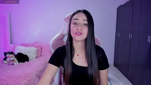 Snapshot of Tinylottie chatting on December 2025 04:11:01 PM Tinylottie online show from December 2025 04:11:01 PM