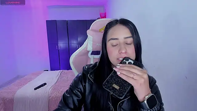 Tinylottie online show from May 2026 10:05:02 PM