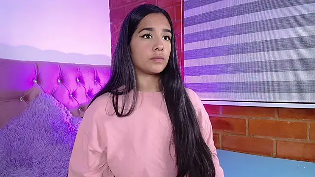 Maeena online show from December 2024 11:21:01 PM