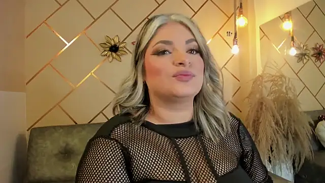 Snapshot of marianeporter__ chatting on December 2025 12:05:01 AM marianeporter online show from December 2025 12:05:01 AM