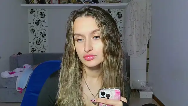 Snapshot of Submissive_love chatting on November 2025 04:07:02 PM Submissive love online show from November 2025 04:07:02 PM