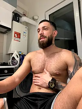 Snapshot of LoveIsBlind_ chatting on October 2025 03:31:02 AM LoveIsBlind  online show from October 2025 03:31:02 AM