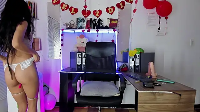 Snapshot of MIAUTENA chatting on February 2025 02:04:01 AM MIAUTENA online show from February 2025 02:04:01 AM