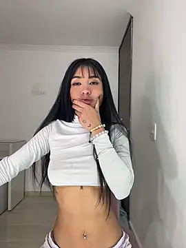 Snapshot of lina_pink chatting on November 2025 03:28:01 AM lina pink online show from November 2025 03:28:01 AM