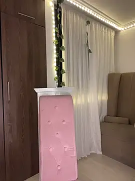 lina pink online show from February 2026 06:22:01 AM