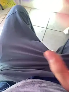 Snapshot of josle24 chatting on December 2024 11:02:02 PM josle24 online show from December 2024 11:02:02 PM