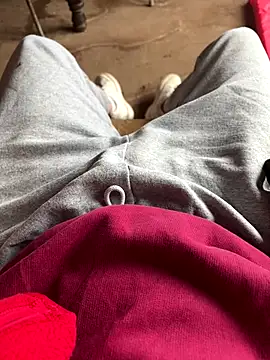 Snapshot of josle24 chatting on September 2025 03:05:01 PM josle24 online show from September 2025 03:05:01 PM