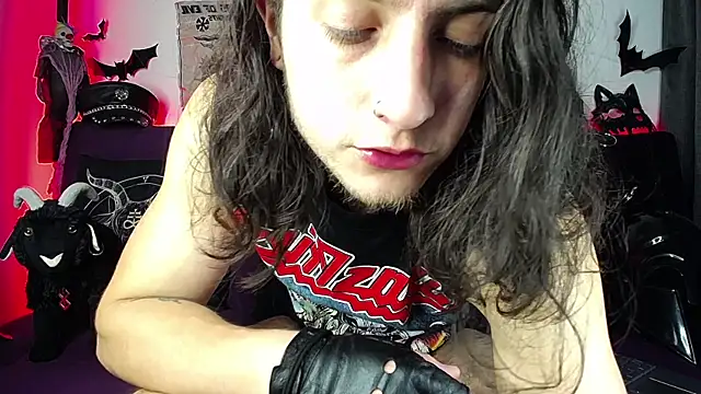 Snapshot of blckwolf_6 chatting on November 2025 10:21:01 PM blckwolf 6 online show from November 2025 10:21:01 PM