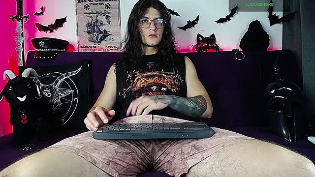 Snapshot of blckwolf_6 chatting on November 2025 06:18:01 PM blckwolf 6 online show from November 2025 06:18:01 PM