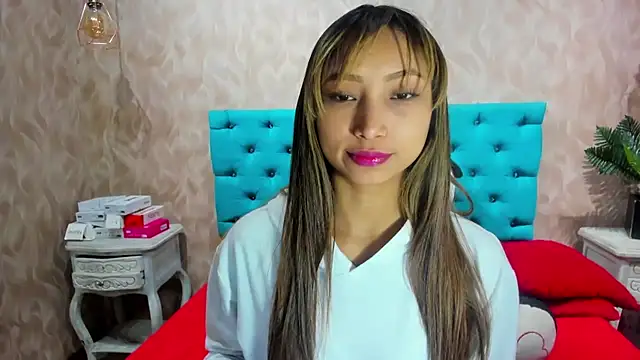 MadelineDoll online show from November 2025 01:10:02 PM