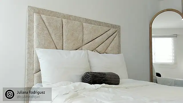 Snapshot of Julifoxx chatting on October 2025 09:10:02 PM Julifoxx online show from October 2025 09:10:02 PM