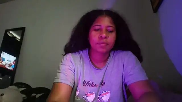 Ivon-09 online show from October 2025 12:06:01 PM