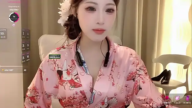 Snapshot of zhuzhu-520- chatting on October 2025 04:26:02 PM zhuzhu-520- online show from October 2025 04:26:02 PM