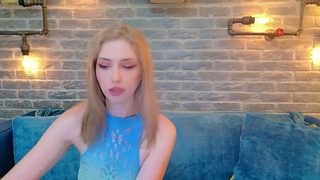 Snapshot of LisaCaprice chatting on June 2026 03:59:01 AM LisaCaprice online show from June 2026 03:59:01 AM