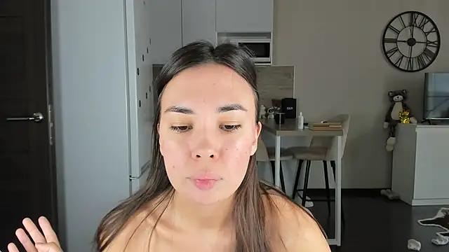 nilliluv online show from April 2026 12:02:01 PM