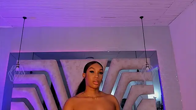 ChaynnaCooper online show from December 2024 03:13:02 AM