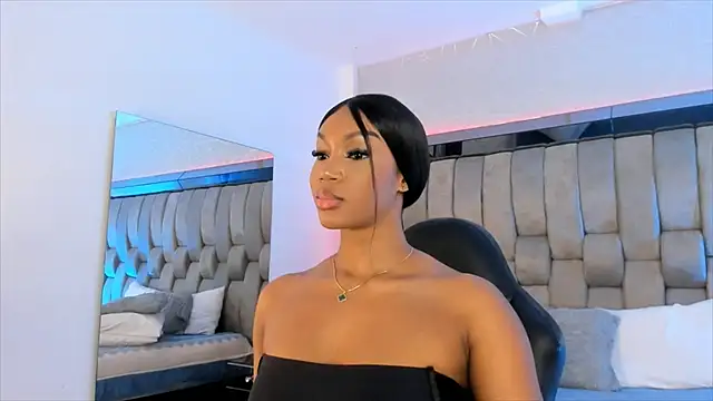 ChaynnaCooper online show from February 2025 06:05:01 PM