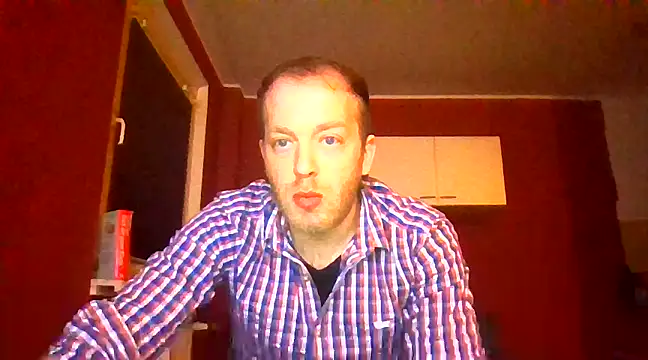 Snapshot of Henner33 chatting on January 2025 06:41:02 PM Henner33 online show from January 2025 06:41:02 PM