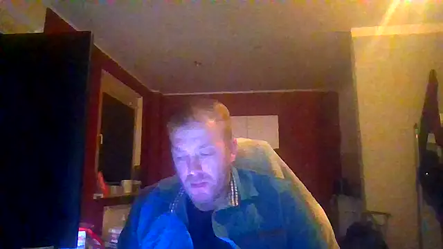 Snapshot of Henner33 chatting on March 2026 05:40:01 PM Henner33 online show from March 2026 05:40:01 PM