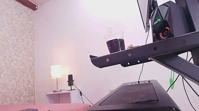 Snapshot of nicol_f chatting on January 2025 07:17:01 PM nicol f online show from January 2025 07:17:01 PM