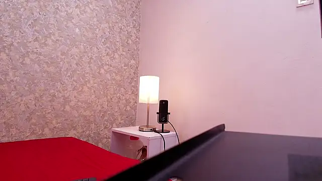 Snapshot of nicol_f chatting on January 2025 07:18:01 PM nicol f online show from January 2025 07:18:01 PM