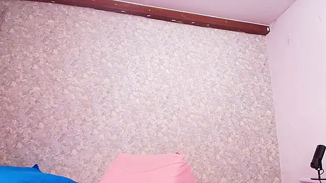 Snapshot of nicol_f chatting on February 2025 07:22:02 PM nicol f online show from February 2025 07:22:02 PM