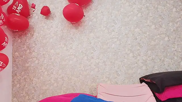 Snapshot of nicol_f chatting on February 2025 07:31:02 PM nicol f online show from February 2025 07:31:02 PM