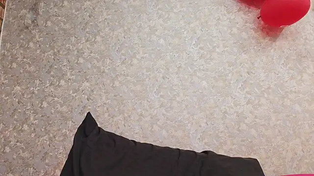 Snapshot of nicol_f chatting on February 2025 01:34:01 AM nicol f online show from February 2025 01:34:01 AM