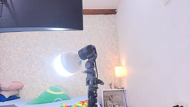 Snapshot of nicol_f chatting on October 2025 07:15:01 PM nicol f online show from October 2025 07:15:01 PM