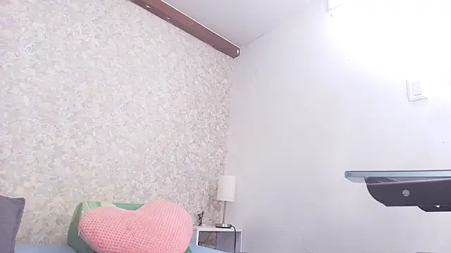 Snapshot of nicol_f chatting on November 2025 03:07:01 AM nicol f online show from November 2025 03:07:01 AM