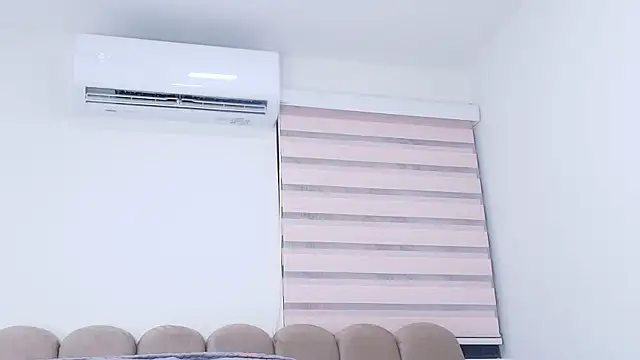 Snapshot of nicol_f chatting on December 2025 03:01:02 AM nicol f online show from December 2025 03:01:02 AM