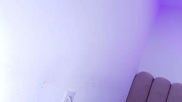 nicol f online show from March 2026 03:12:01 AM