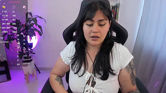 Snapshot of GretaX-X chatting on October 2025 09:26:02 PM GretaX-X online show from October 2025 09:26:02 PM