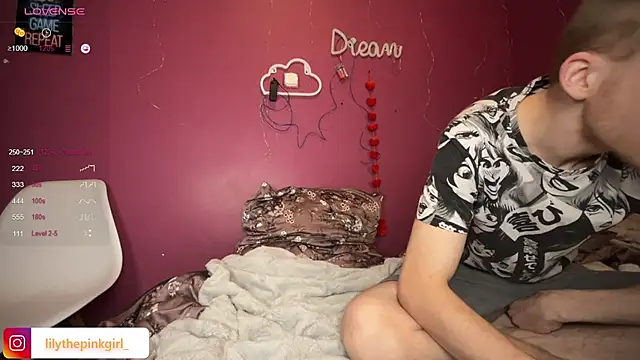 Lilythepinkgirl online show from January 2025 11:00:01 PM