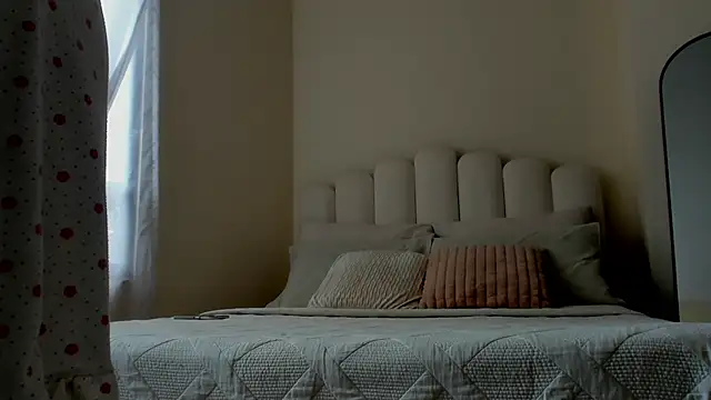 Snapshot of evely_coelloo chatting on November 2025 04:38:02 PM evely coelloo online show from November 2025 04:38:02 PM