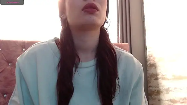 Snapshot of _yuyi chatting on December 2025 11:48:01 AM yuyi online show from December 2025 11:48:01 AM