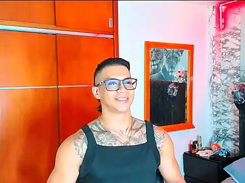 Aaron Toy online show from January 2026 08:22:01 PM