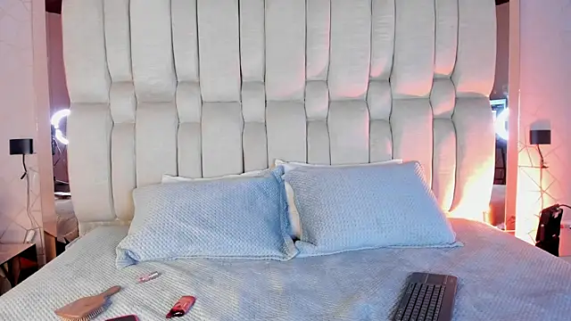 Isa Little Star online show from April 2026 04:13:02 AM