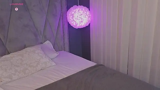 missy taylor  online show from October 2025 08:20:02 PM