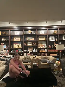 Snapshot of camdanz777 chatting on October 2025 02:01:02 AM camdanz777 online show from October 2025 02:01:02 AM