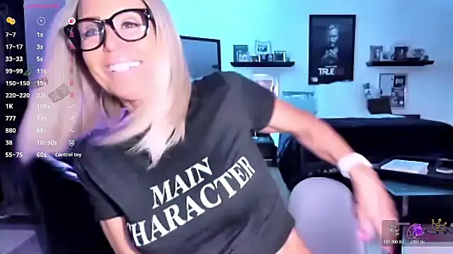 VelvetBarbie online show from April 2026 12:02:02 AM