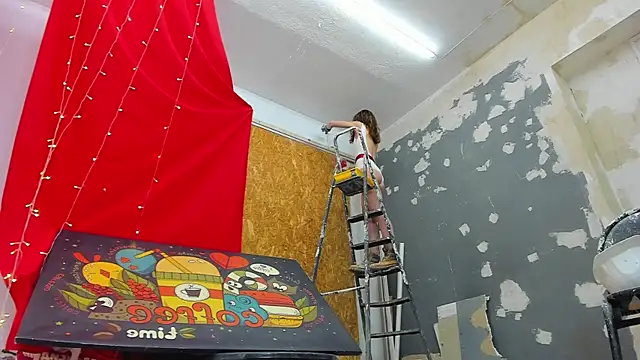 Snapshot of YourSuperModel chatting on December 2024 10:28:01 AM YourSuperModel online show from December 2024 10:28:01 AM