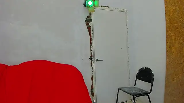 Snapshot of YourSuperModel chatting on January 2025 01:16:02 PM YourSuperModel online show from January 2025 01:16:02 PM