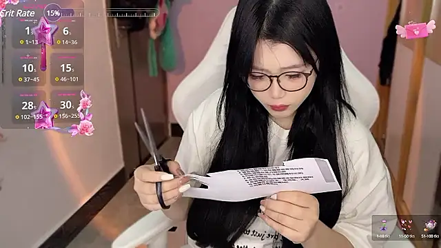 Snapshot of xiSSts chatting on December 2024 08:15:01 PM xiSSts online show from December 2024 08:15:01 PM