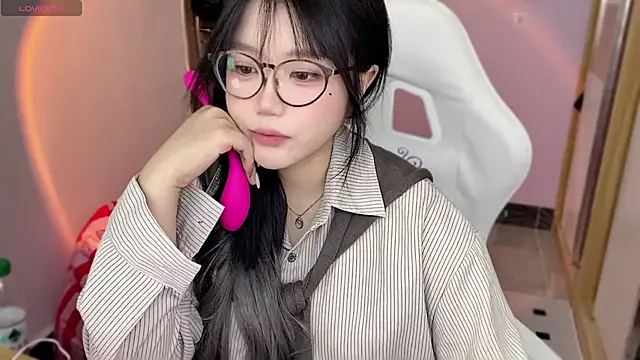 Snapshot of xiSSts chatting on December 2024 04:53:02 AM xiSSts online show from December 2024 04:53:02 AM